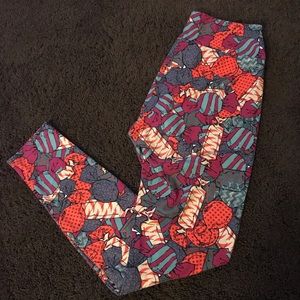 LuLaRoe OS candy leggings